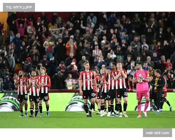 突发:纽卡斯尔对阵布伦特福德比赛中因球迷医疗事件暂停十分钟 突发:纽卡斯尔对阵布伦特福德比赛中因球迷医疗事件暂停十分钟